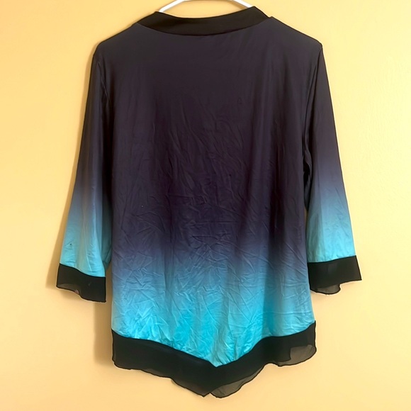 L Gradient Irregular Shirt Print Button VNeck ThreeQuarter Sleeve Ladies Blouse - Picture 8 of 10